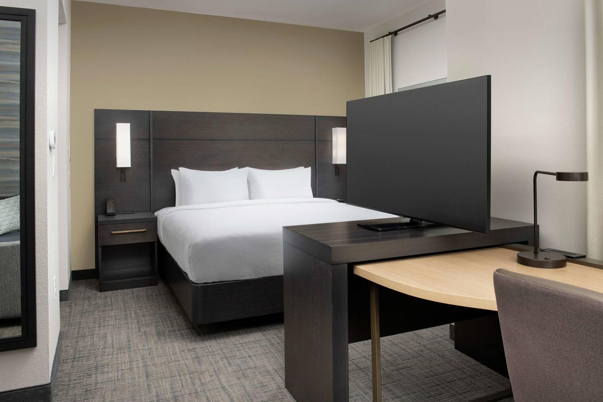 Mall Area Hotel Doral